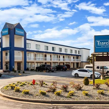 Travelodge By Wyndham Fort Wayne North Exterior photo